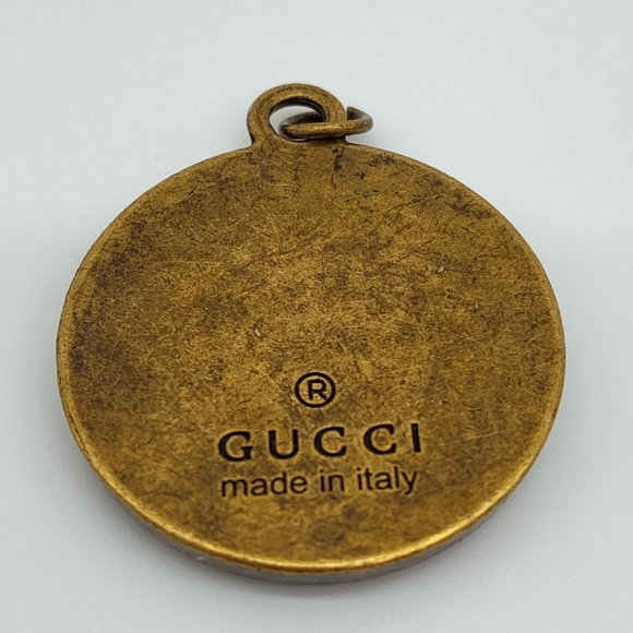GUCCI Black Enamel Bee Medallion Pendant Gold-Tone Made in Italy Michele Era - Picture 3 of 6